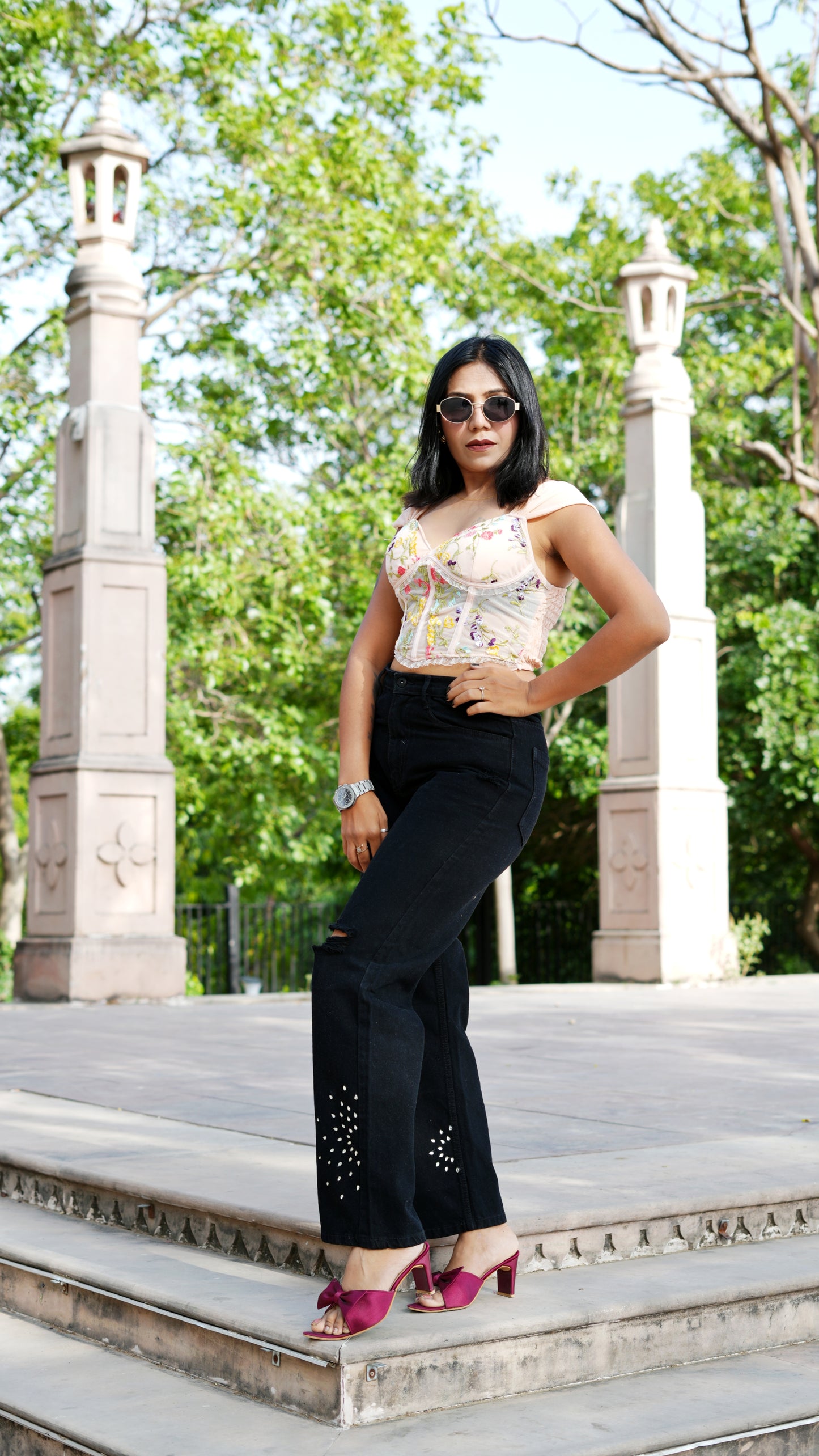 Woman Wide Leg Knee Cut Embellished Jeans