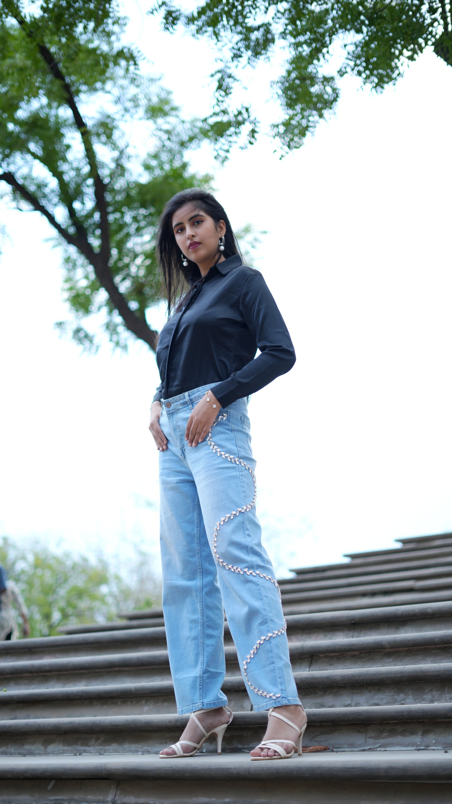 Woman Leaf-Trail Stone Embellished Jeans