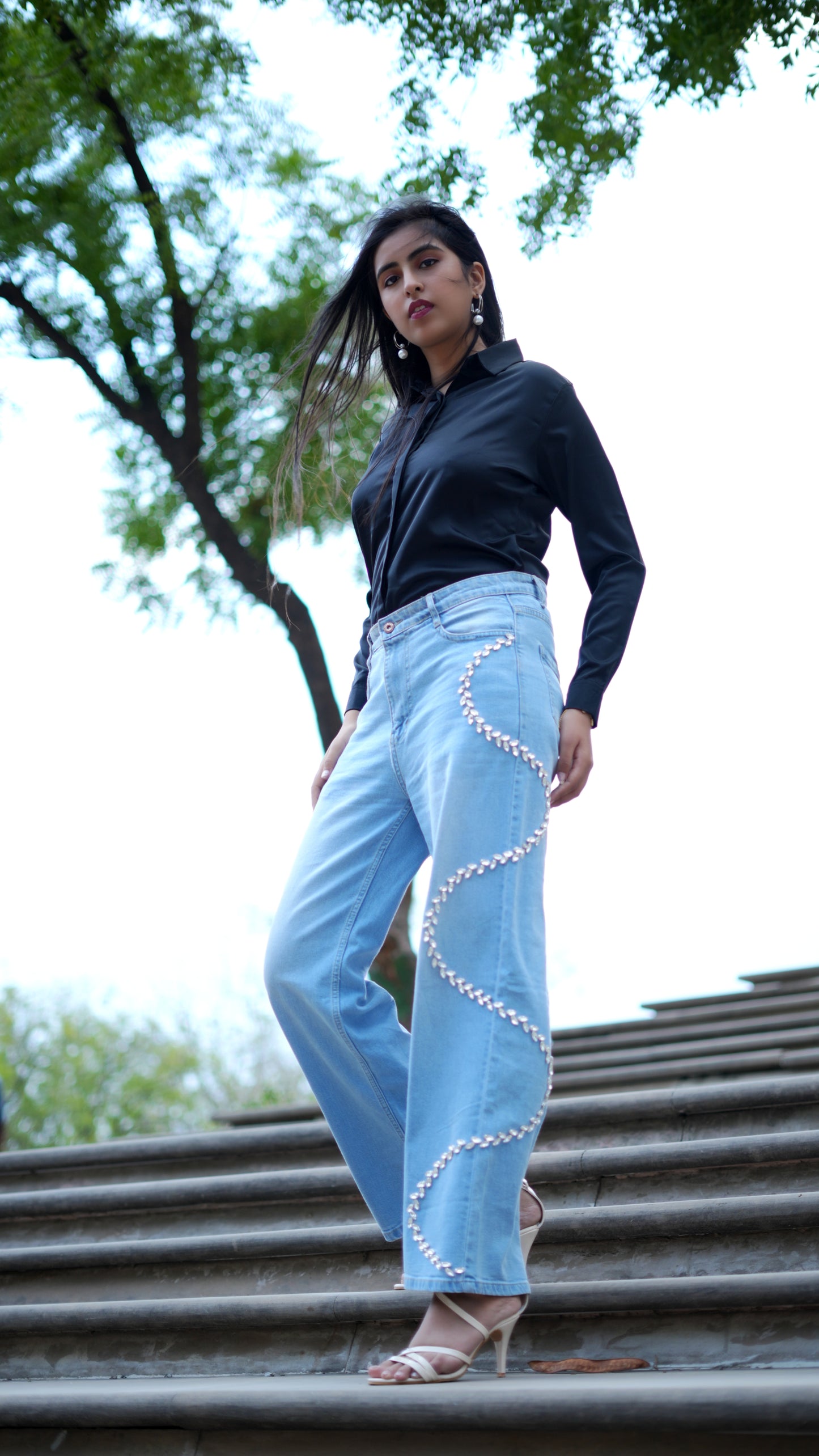 Woman Leaf-Trail Stone Embellished Jeans